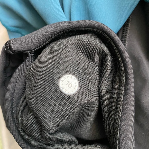 Lululemon 6” Train Times Shorts, Size 10 - Picture 8 of 12